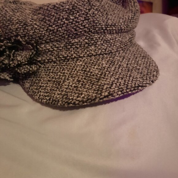 Cap with insulator - Picture 2 of 2